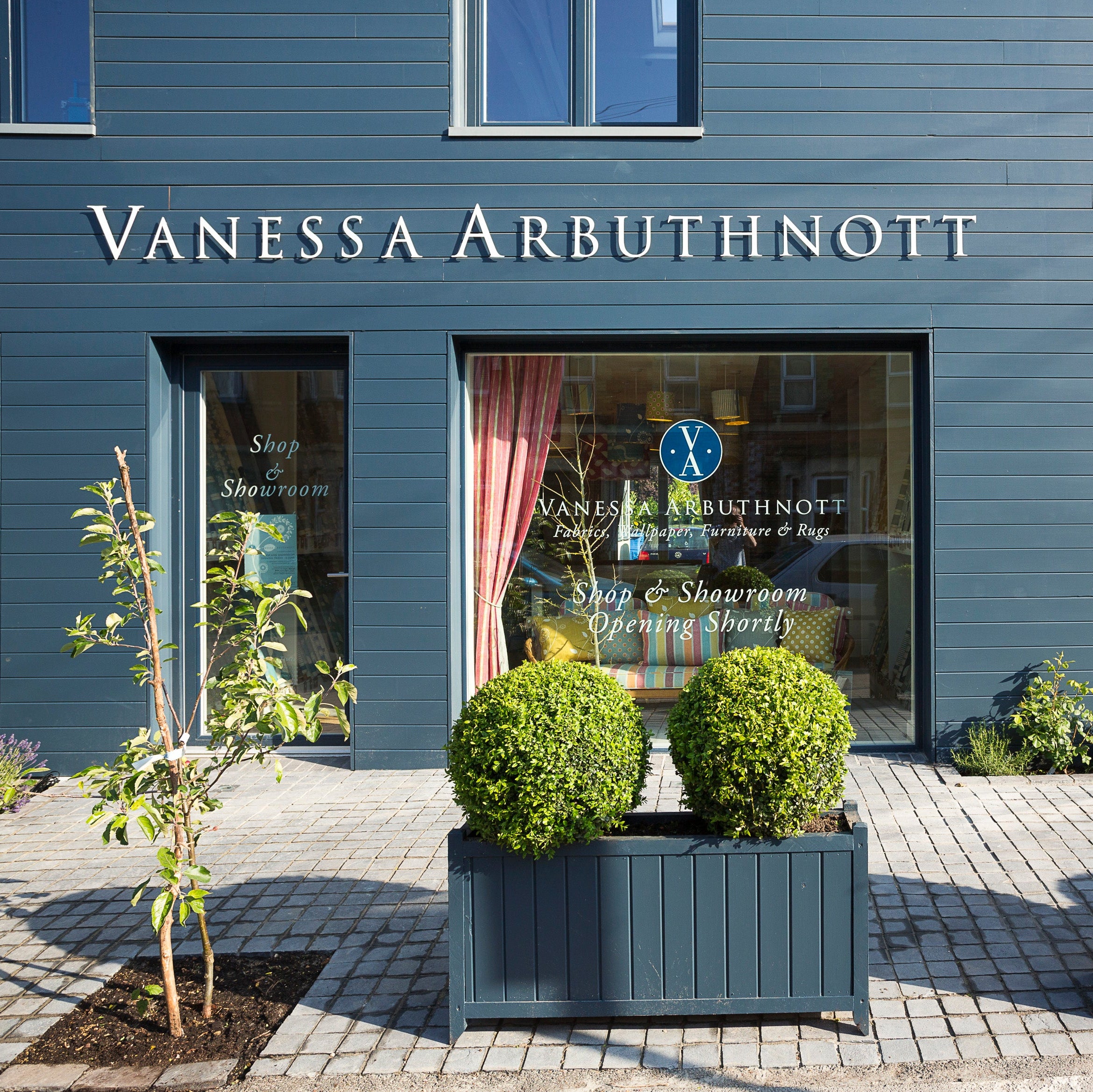 <p><em><strong>Visit us at our</strong></em></p><p>Cirencester Showrooms</p>